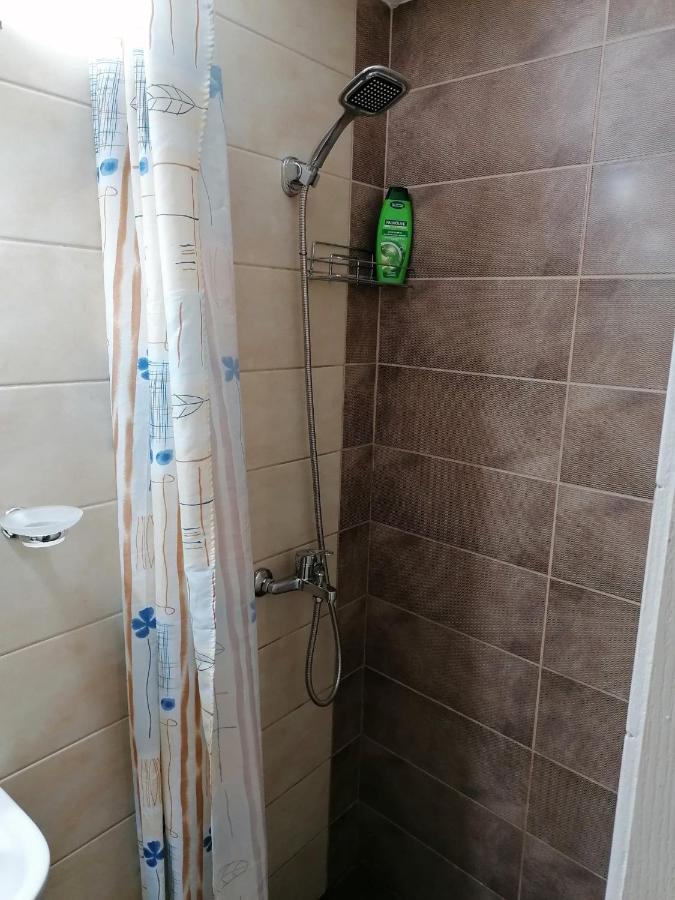 Prenociste Day Holiday Semendria Exterior foto