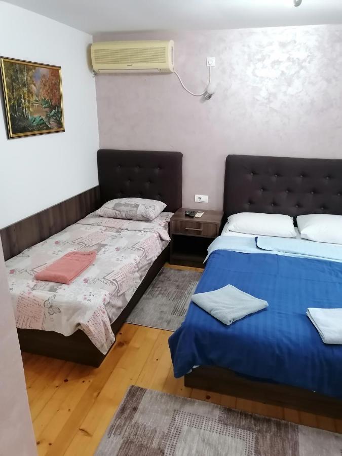 Prenociste Day Holiday Semendria Exterior foto