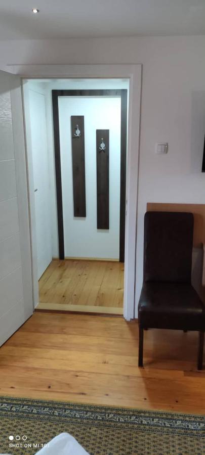 Prenociste Day Holiday Semendria Exterior foto